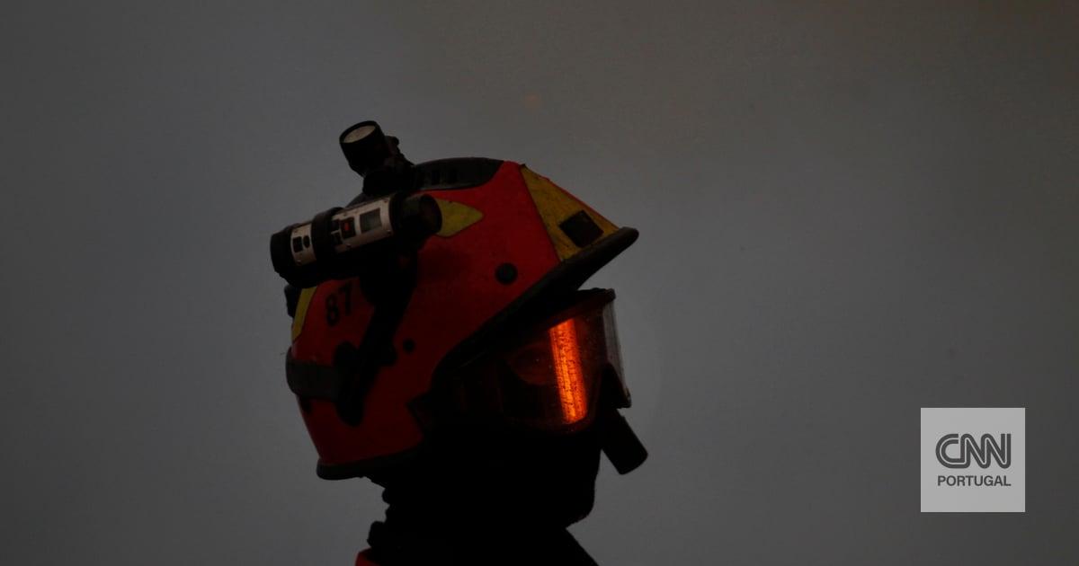 Incêndio em fábrica de esferovite mobiliza dezenas de operacionais em Pombal