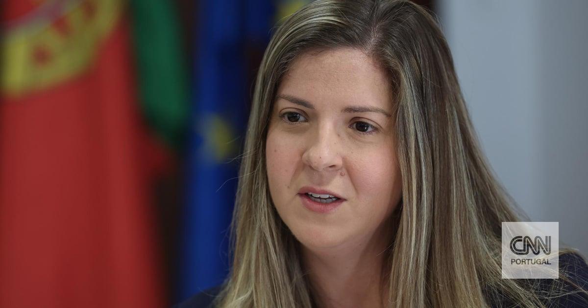 Ministra da Cultura reúne-se com artistas em Nova Iorque e lembra que "Estado não os esquece"