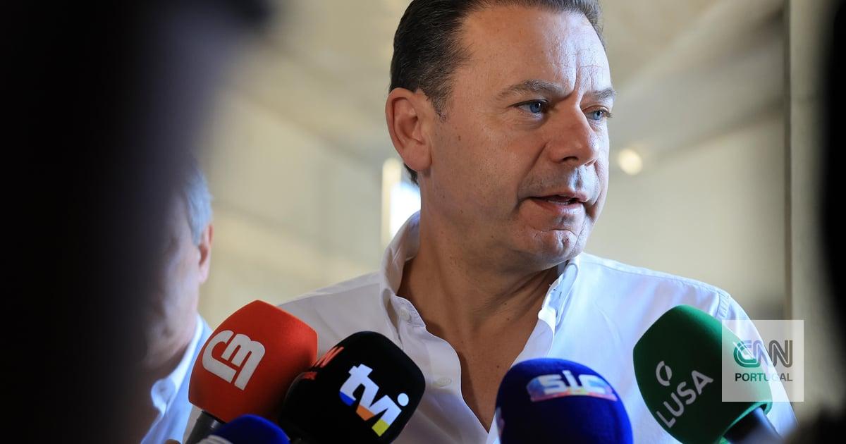 Constitucional rejeita reclamação de Montenegro sobre divulgação de clientes da Spinumviva