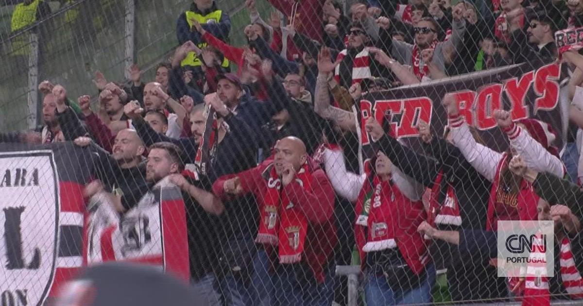 Momento entre jogadores e adeptos após a derrota do Sp. Braga