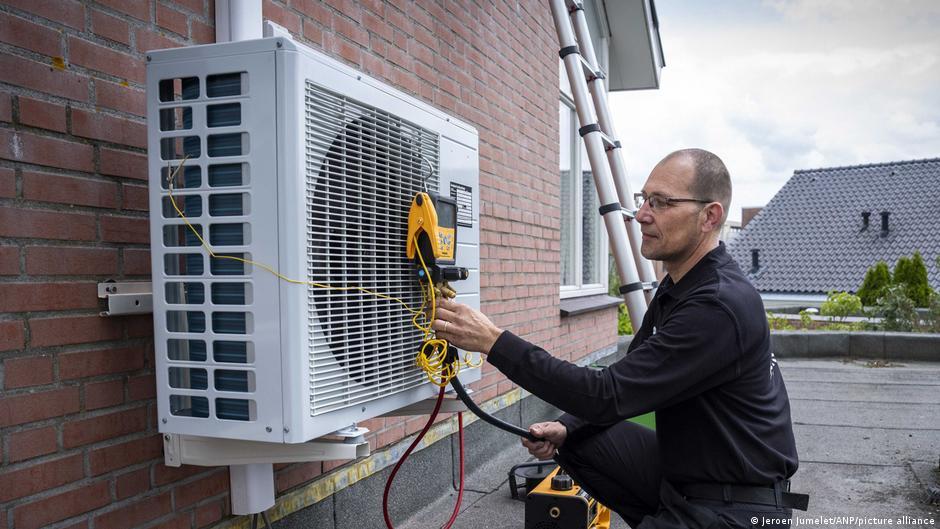 Germany to adjust heating law to allow fossil fuels