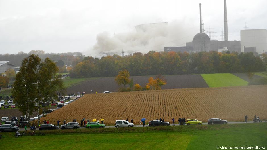 Germany debates return to nuclear energy