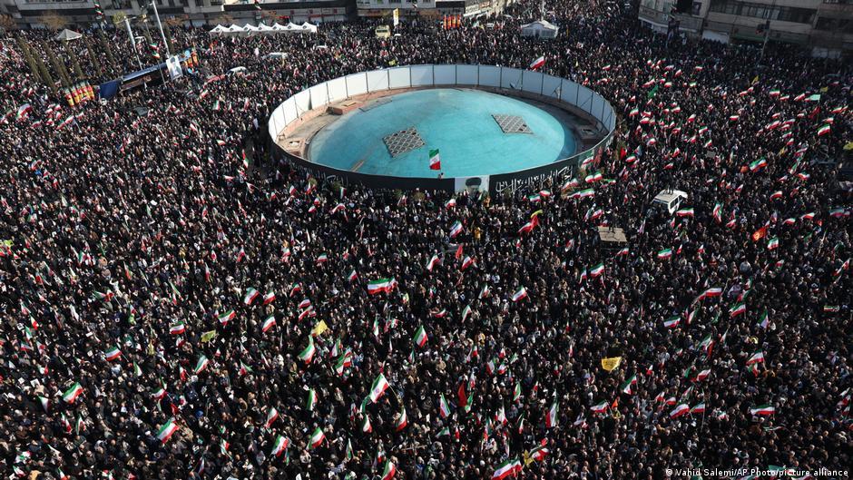 Iran: Mass rallies held in support of new supreme leader