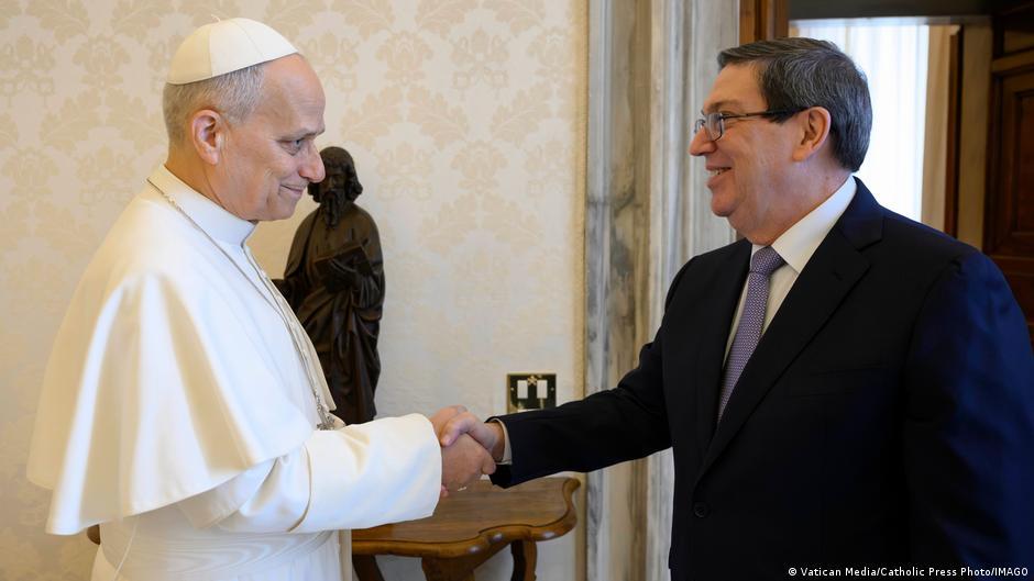 Cuba to release 51 prisoners after talks with Vatican